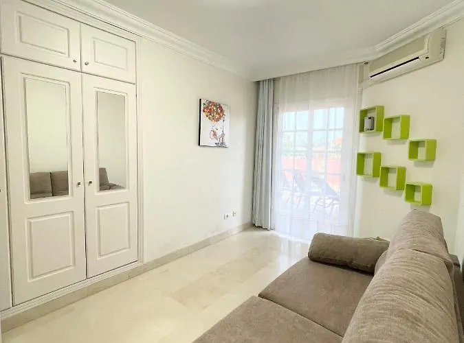 Апартаменты With Large Terrace In Terrazas Del Duque *