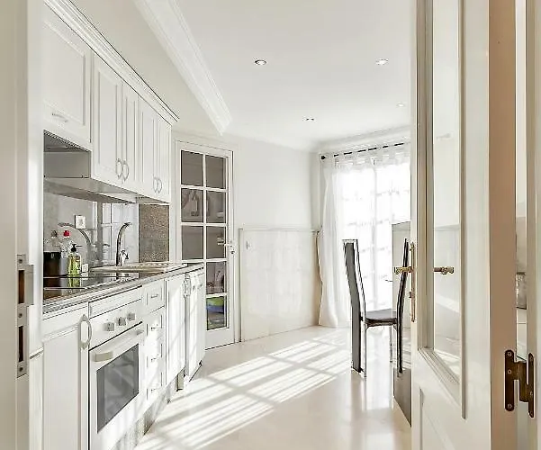 With Large Terrace In Terrazas Del Duque * Адехе