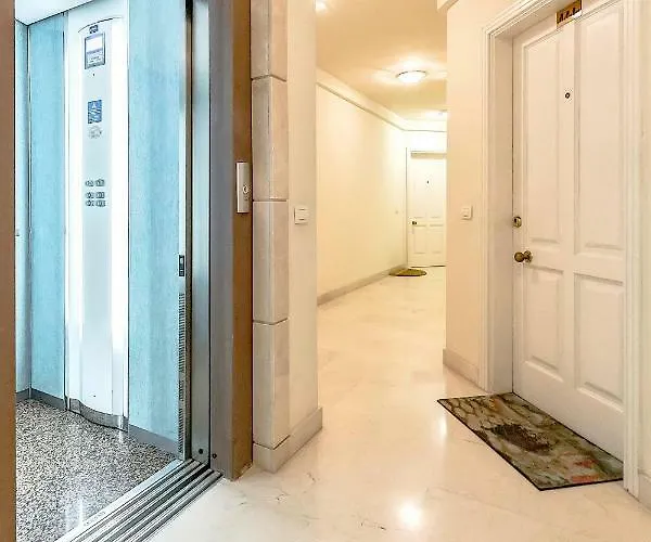 Апартаменты With Large Terrace In Terrazas Del Duque *